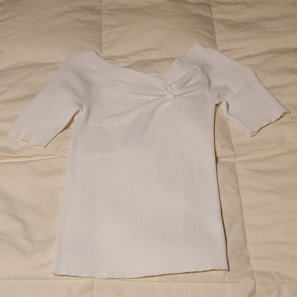 white ribbed-knit top, twisted sweetheart neckline off-the-shoulder V-neck Small